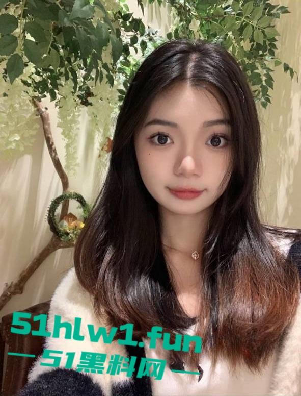 广东岭南职业技术学院，清远校区陪游陪睡母狗【陈佳怡】抖音【一直丸】又被爆约炮视频。-16