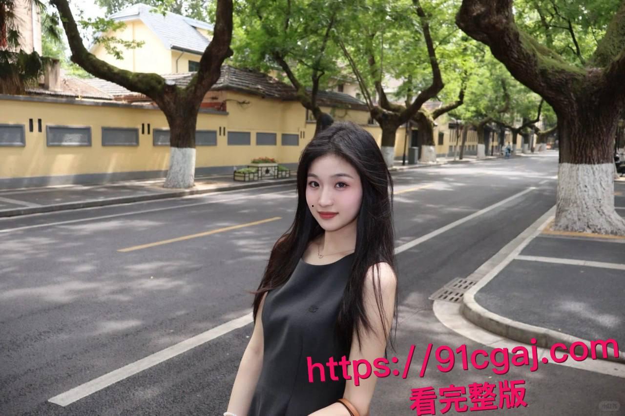 上海民航学院江子瑜小三风波！清纯制服妹子私下变母狗，被金主无套鸡巴狂捅骚穴，侧入后入轮番上阵玩到腿软！-1