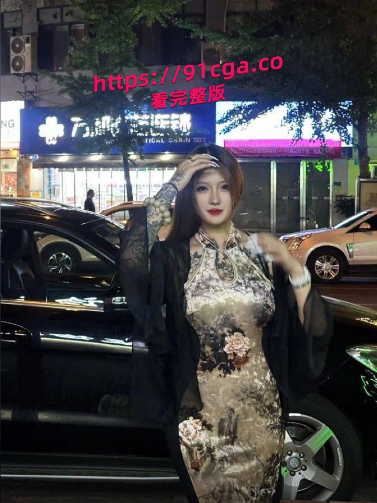 抖音大网红，迷人大野驴身材嘎嘎好全是纹身符文法师，蜜桃肥臀操起来意外的爽-3