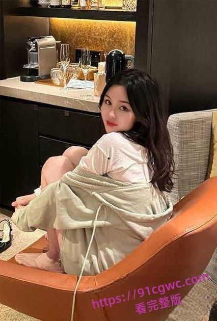 北京诚实学院高颜值校花王晗与宝马男友做爱露脸视频曝光-3