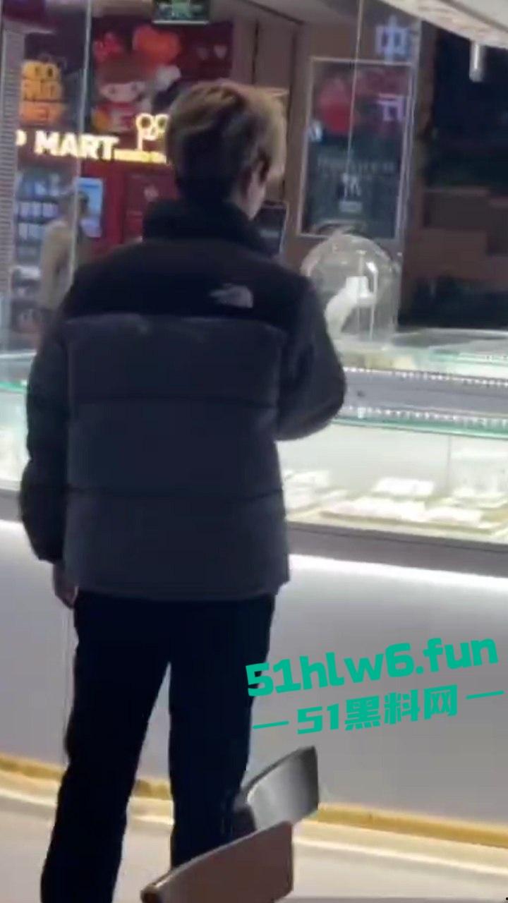 北京丰台区【牛逼哥】光天化日抢劫周大福，明目张胆自己送进去吃牢饭 这下有编制工作了！-3