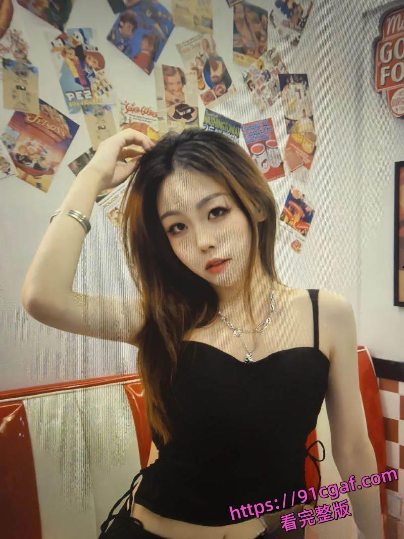 长沙高颜值小情侣分手翻车！私密视频照片被男友曝光牟利 酒店多姿势性爱-8