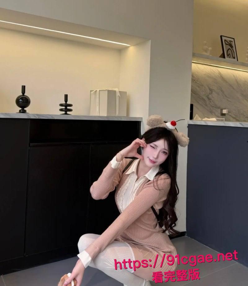 姐弟乱伦视频流出 爸妈上班家里没人，淫荡高三姐姐勾引弟弟口爆啪啪，最后被弟弟内射-4