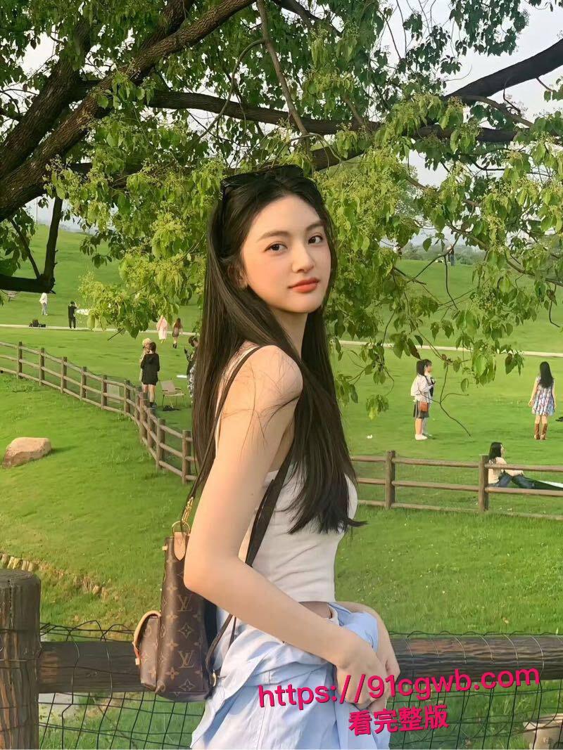 台湾顶级模特小婕黑料惊爆:猥琐摄影师下药迷奸,粉色自慰棒猛插高潮,摄影师爆操浪翻天!-3