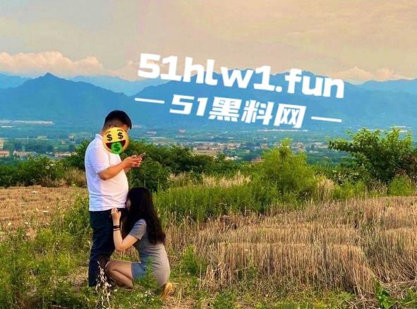 西安眉钉的大学生和摄影师拍私房照，被PUA带她出去野战喜欢追求刺激的小骚货！-8