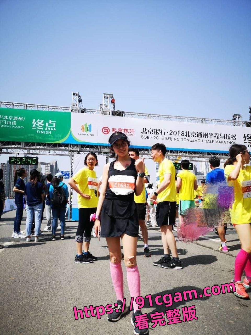 华南医科大学反差婊梁晨 被男友操的语无伦次 逼超级紧 各种勾搭外国人-1